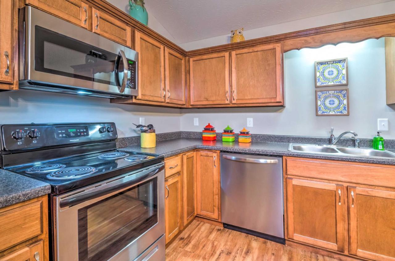 Pet-Friendly Brownsville Retreat With Porch! Sloans Crossing Экстерьер фото